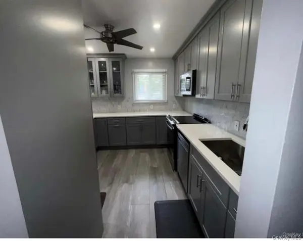 82 Schenectady AVE, Babylon, NY 11704