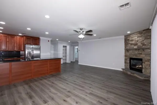26 Neal #26, South Setauket, NY 11720