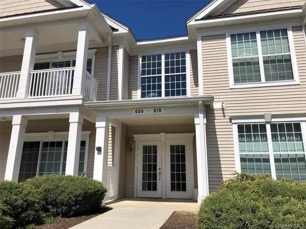 614 Saratoga LN, Fishkill, NY 12524