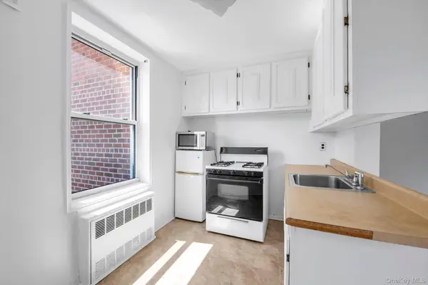 68-15 Selfridge ST #J3, Forest Hills, NY 11375