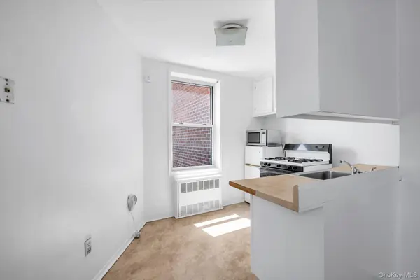 68-15 Selfridge ST #J3, Forest Hills, NY 11375