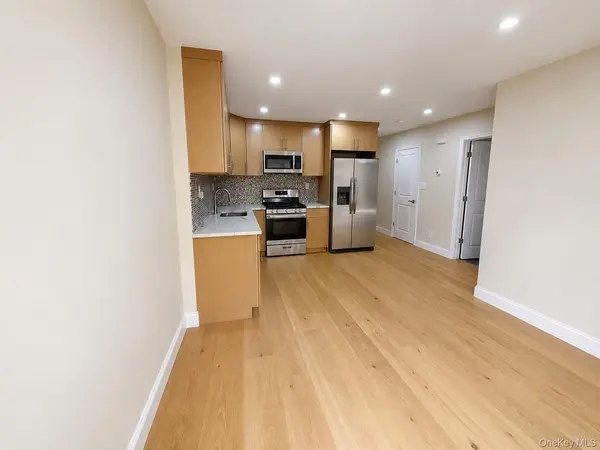 73-05 Cook AVE, Middle Village, NY 11379