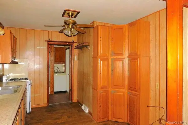 900 Salisbury TPKE, Red Hook, NY 12571