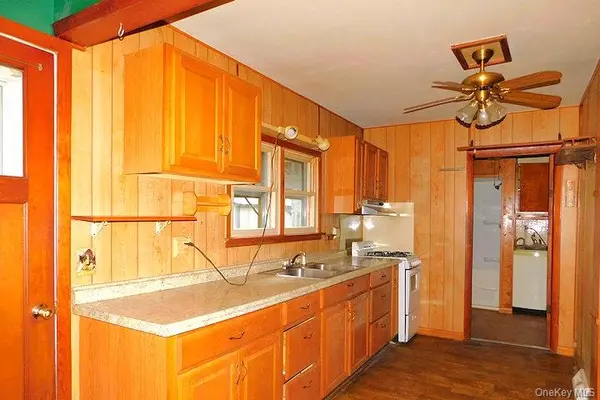 900 Salisbury TPKE, Red Hook, NY 12571
