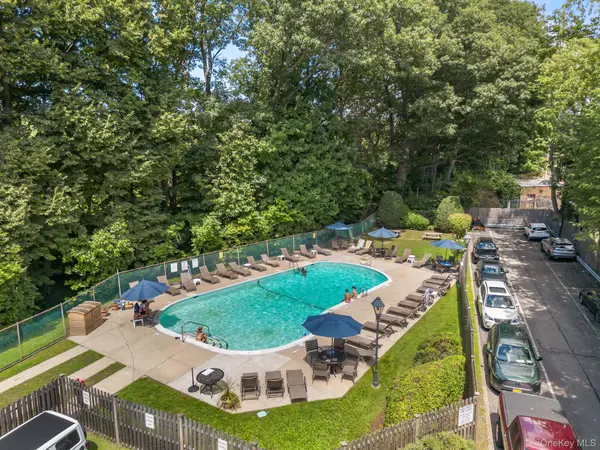 2 Consulate DR #3G, Tuckahoe, NY 10707