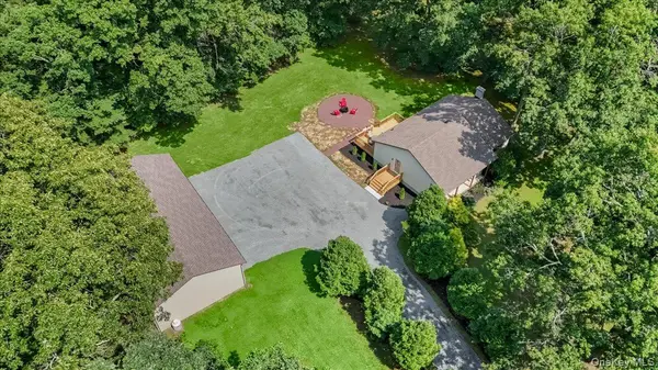 55 Somarelli RD, Huguenot, NY 12746