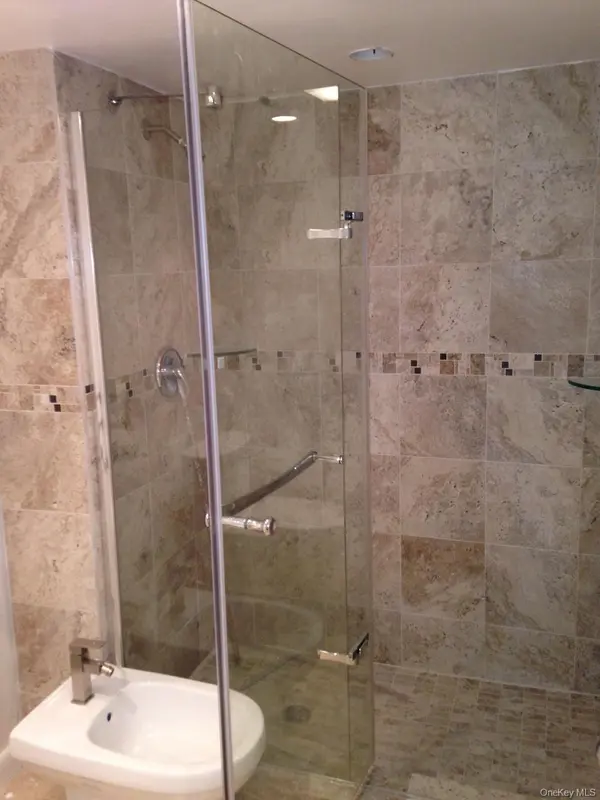 210 174th ST Unit 419 Collins AVE #419, Call Listing Agent, FL 33160