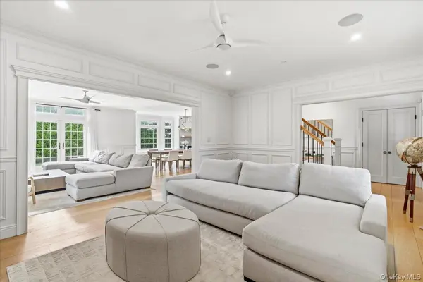 198 Kensington RD, Garden City, NY 11530