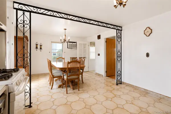 99 Homestead PL, New Rochelle, NY 10801