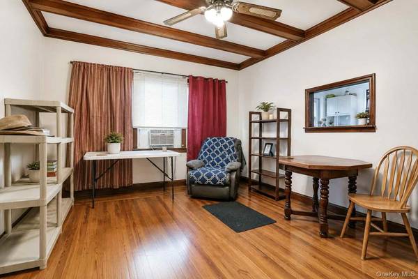 193 Beach 113th ST, Rockaway Park, NY 11694