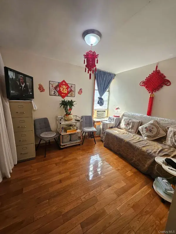 43-43 kissena Blvd #402, Flushing, NY 11355