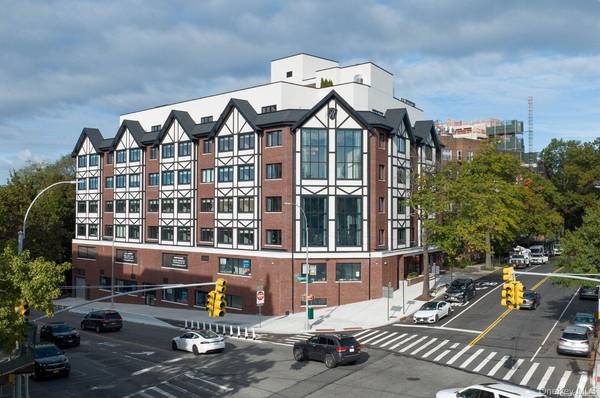 241-15 Northern BLVD #4E, Little Neck, NY 11362