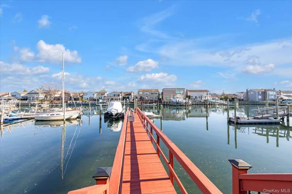 2072 Legion ST, Bellmore, NY 11710