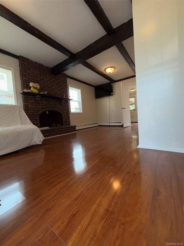 1800 Newbridge RD, North Bellmore, NY 11710