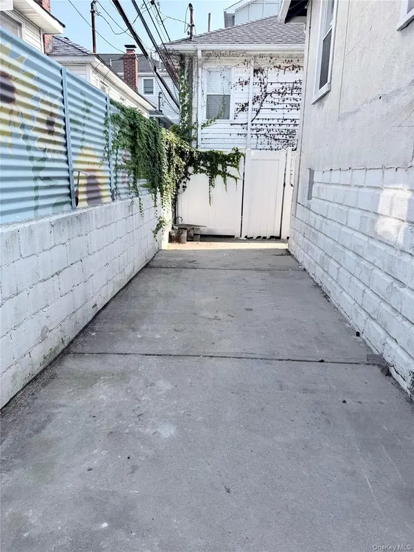 88 Florida ST, Long Beach, NY 11561