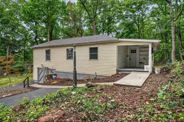 15 Arcadian TRL, Monroe, NY 10950