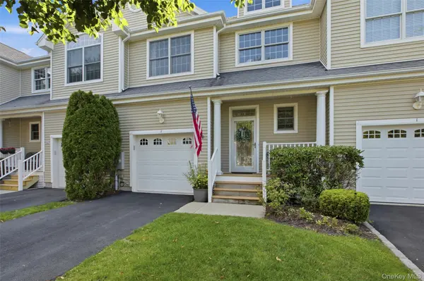 2 Emilys WAY, East Setauket, NY 11733
