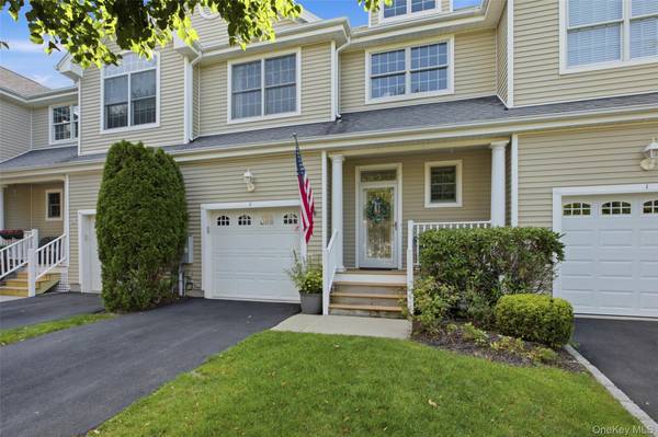 2 Emilys WAY, East Setauket, NY 11733
