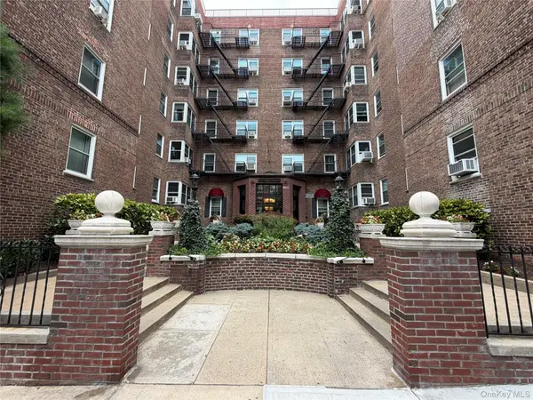 99-45 67th Road #108, Forest Hills, NY 11375