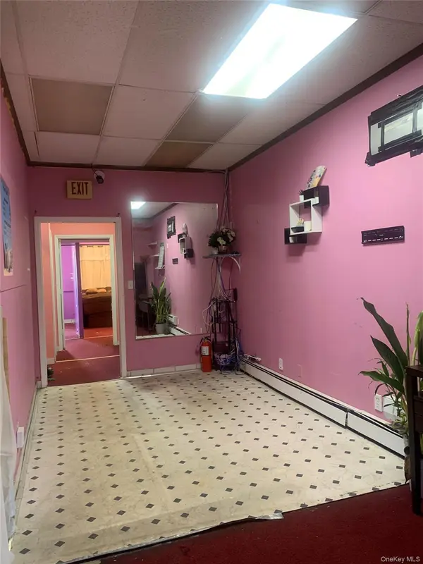 75-25 Parsons BLVD #2F, Fresh Meadows, NY 11366
