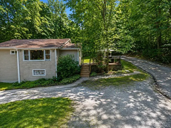 23 Sunrise TRL, Monroe, NY 10950