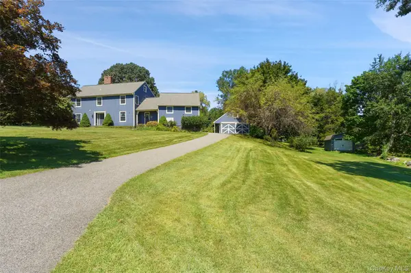 2 Pine Tree DR, Katonah, NY 10536