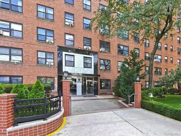 99-60 63rd RD #5W, Rego Park, NY 11374