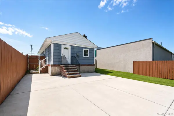 3895 Amboy RD, Staten Island, NY 10308