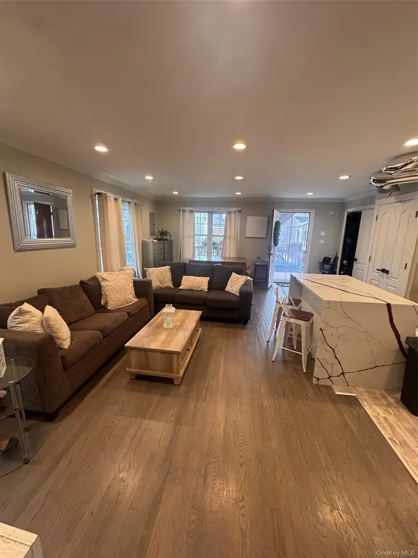 68 Brookline AVE #main floor, East Atlantic Beach, NY 11561