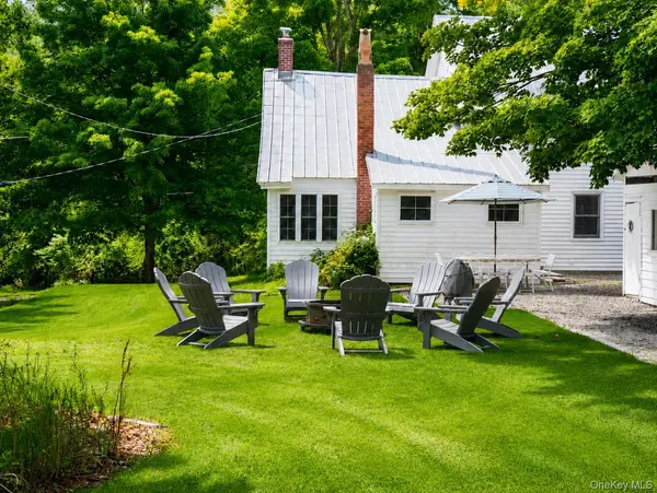 4028 County Route 26, Greenville, NY 12083