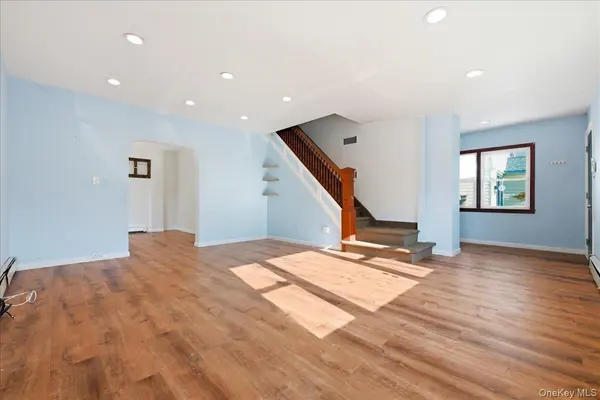 100 Spruce ST, West Hempstead, NY 11552