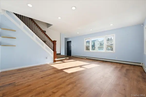100 Spruce ST, West Hempstead, NY 11552
