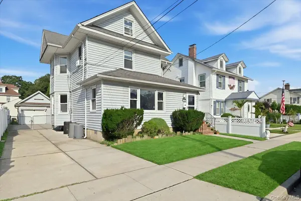 100 Spruce ST, West Hempstead, NY 11552