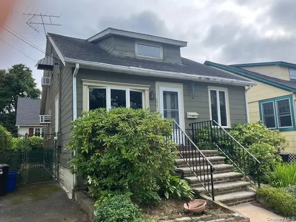 233 8th AVE, Sea Cliff, NY 11579