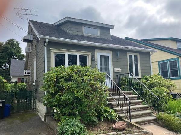 233 8th AVE, Sea Cliff, NY 11579