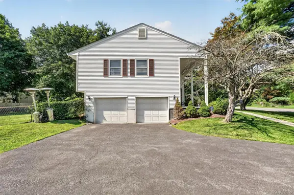 32 Hagan DR, Poughkeepsie, NY 12603