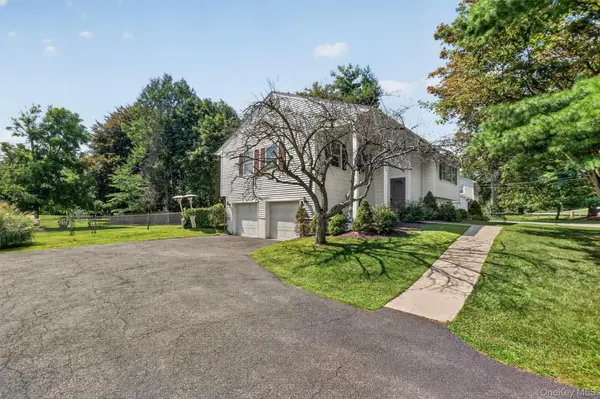 32 Hagan DR, Poughkeepsie, NY 12603