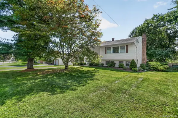 32 Hagan DR, Poughkeepsie, NY 12603