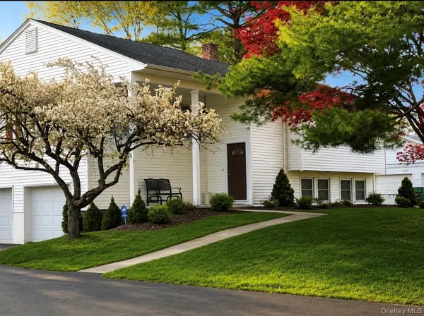 32 Hagan DR, Poughkeepsie, NY 12603