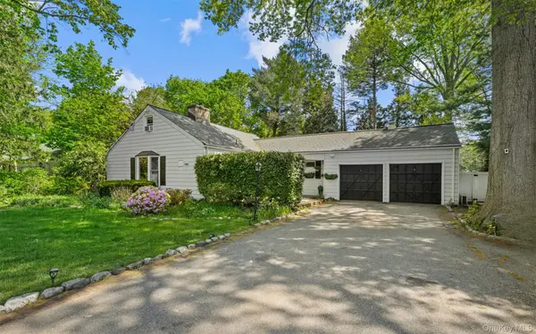 194 W Neck RD, Huntington, NY 11743