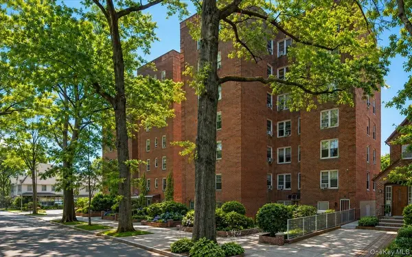 82-40 Austin ST #6/K, Kew Gardens, NY 11415