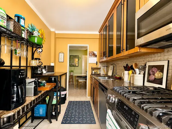 63-85 Woodhaven BLVD #6C2, Rego Park, NY 11374