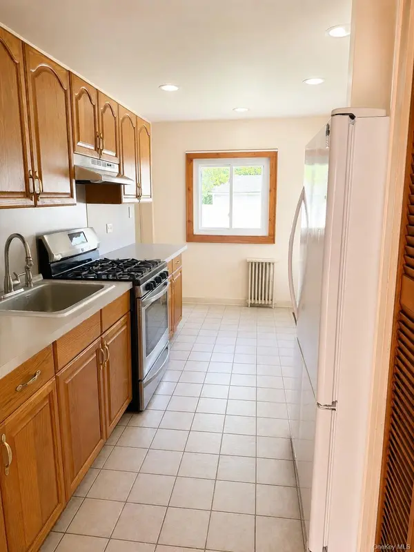 50 Notre Dame AVE, Hicksville, NY 11801
