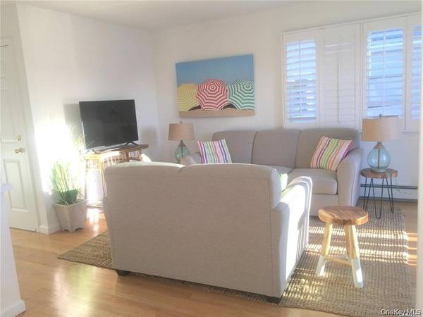 24 Virginia AVE #Top, Long Beach, NY 11561