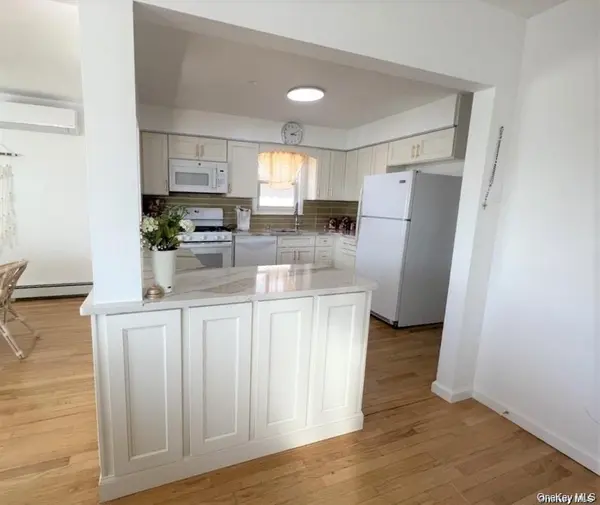 24 Virginia AVE #Top, Long Beach, NY 11561