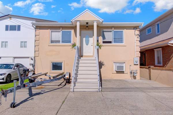 76 Suffolk RD, Island Park, NY 11558