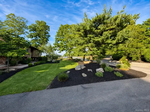 15 Arlington DR, Blooming Grove, NY 10950