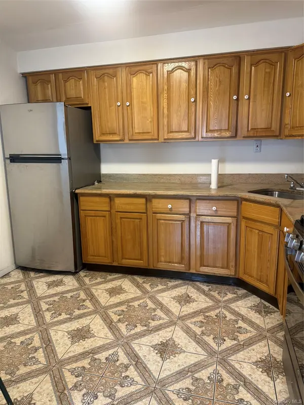 144-87 176th ST, Springfield Gardens, NY 11434