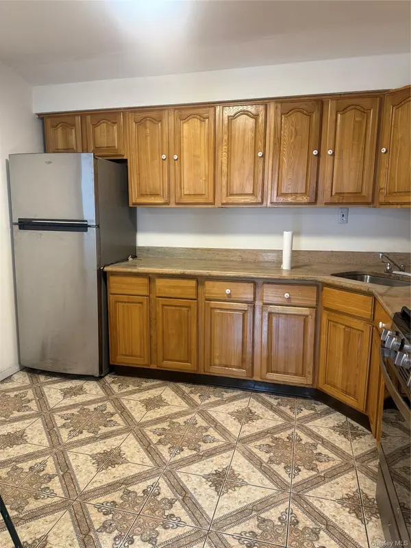 144-87 176th ST, Springfield Gardens, NY 11434