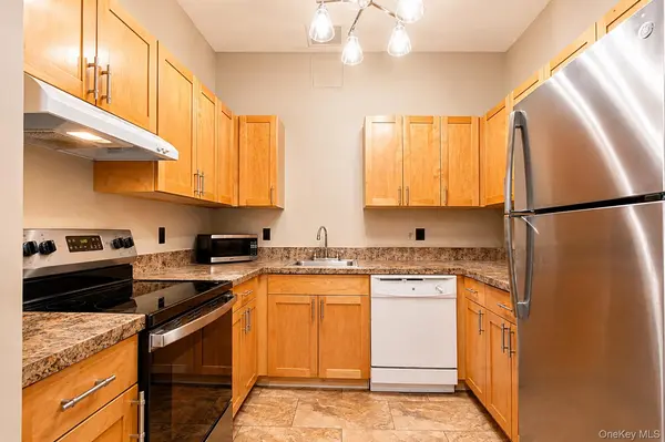 20 S Broadway #204, Nyack, NY 10960